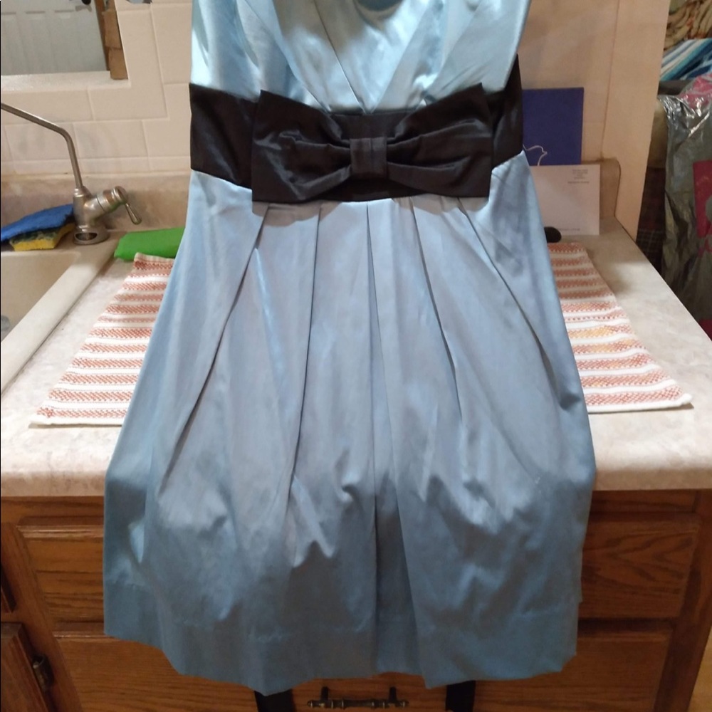 Dress - Picture 2 of 2